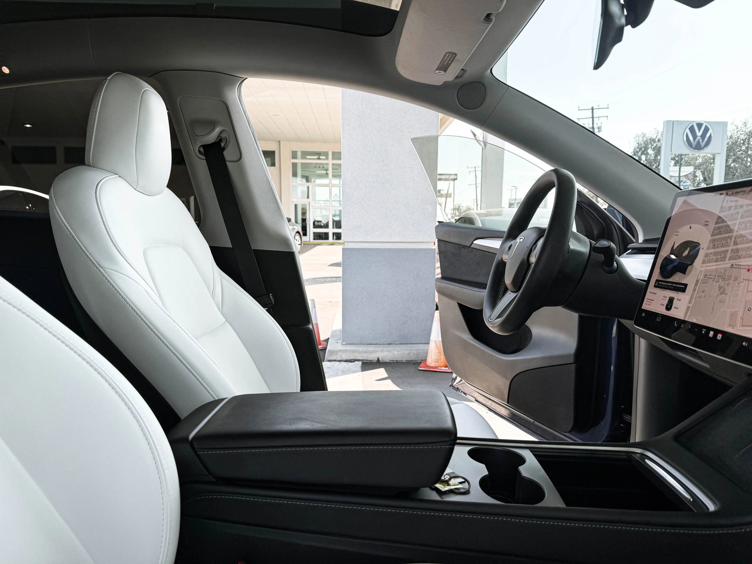 Used 2023 Tesla Model Y Performance image 28