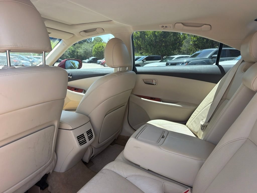 Used 2011 Lexus ES 350 w/ Preferred Accessory Package FWD image 9