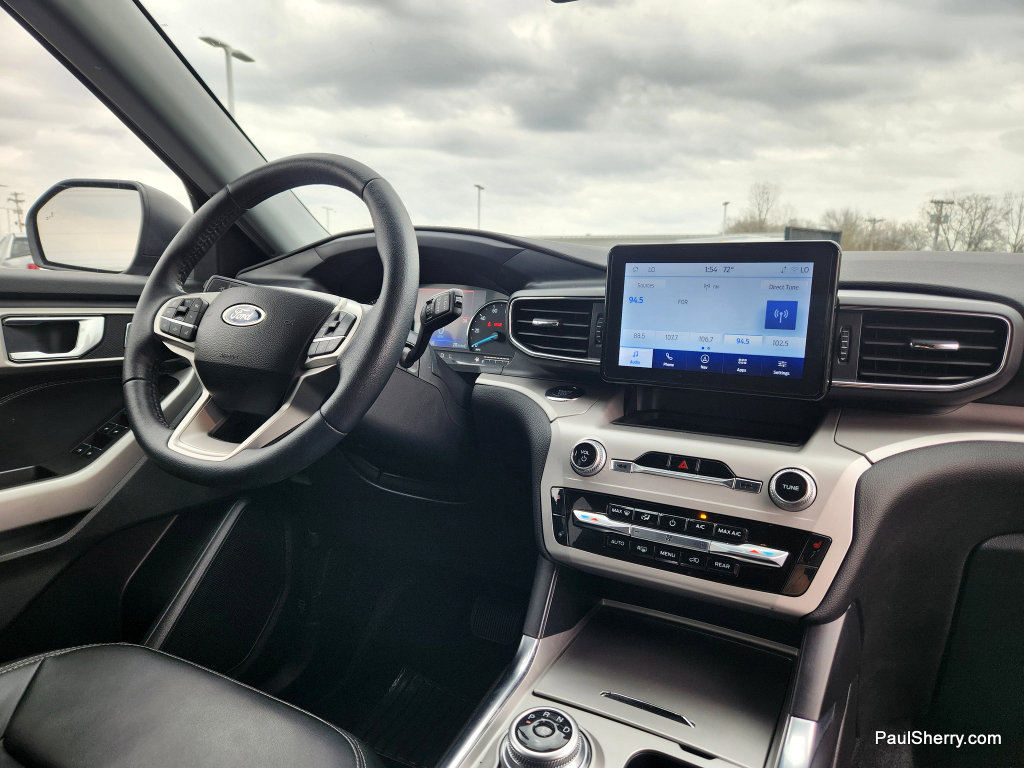 Used 2024 Ford Explorer XLT w/ Equipment Group 202A image 36