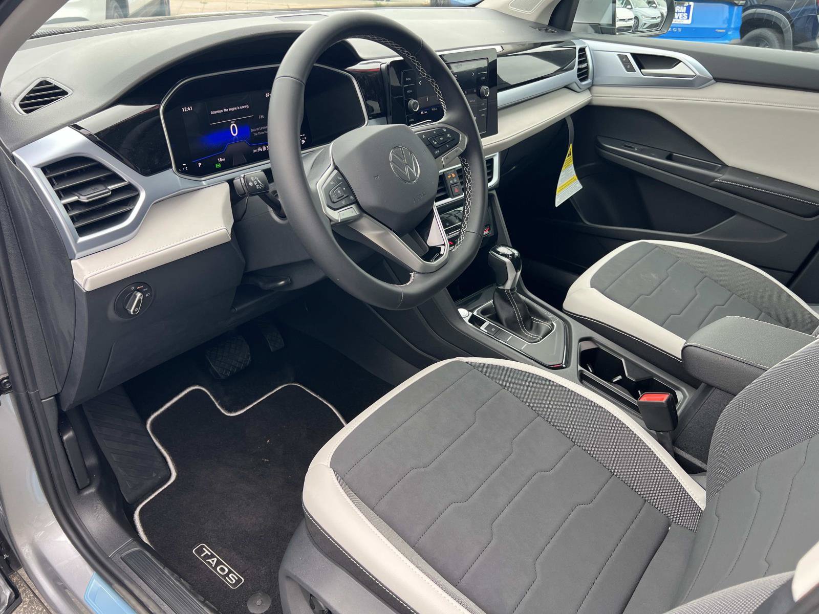 New 2026 Volkswagen Taos SE FWD image 5