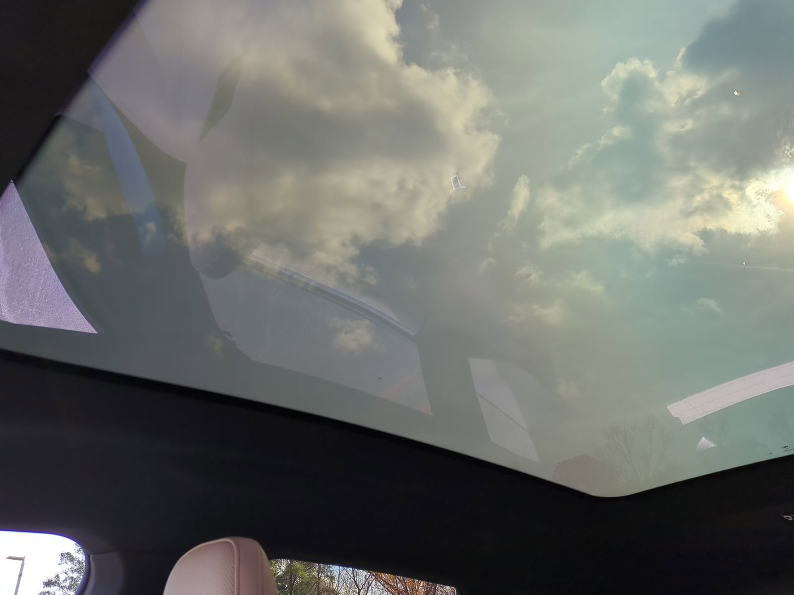 Certified 2023 BMW iX xDrive50 w/ Premium Package image 28