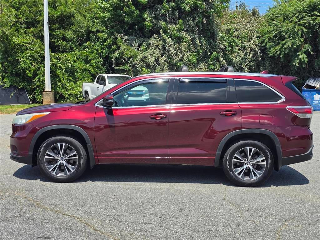 Used 2016 Toyota Highlander XLE AWD/4WD image 22