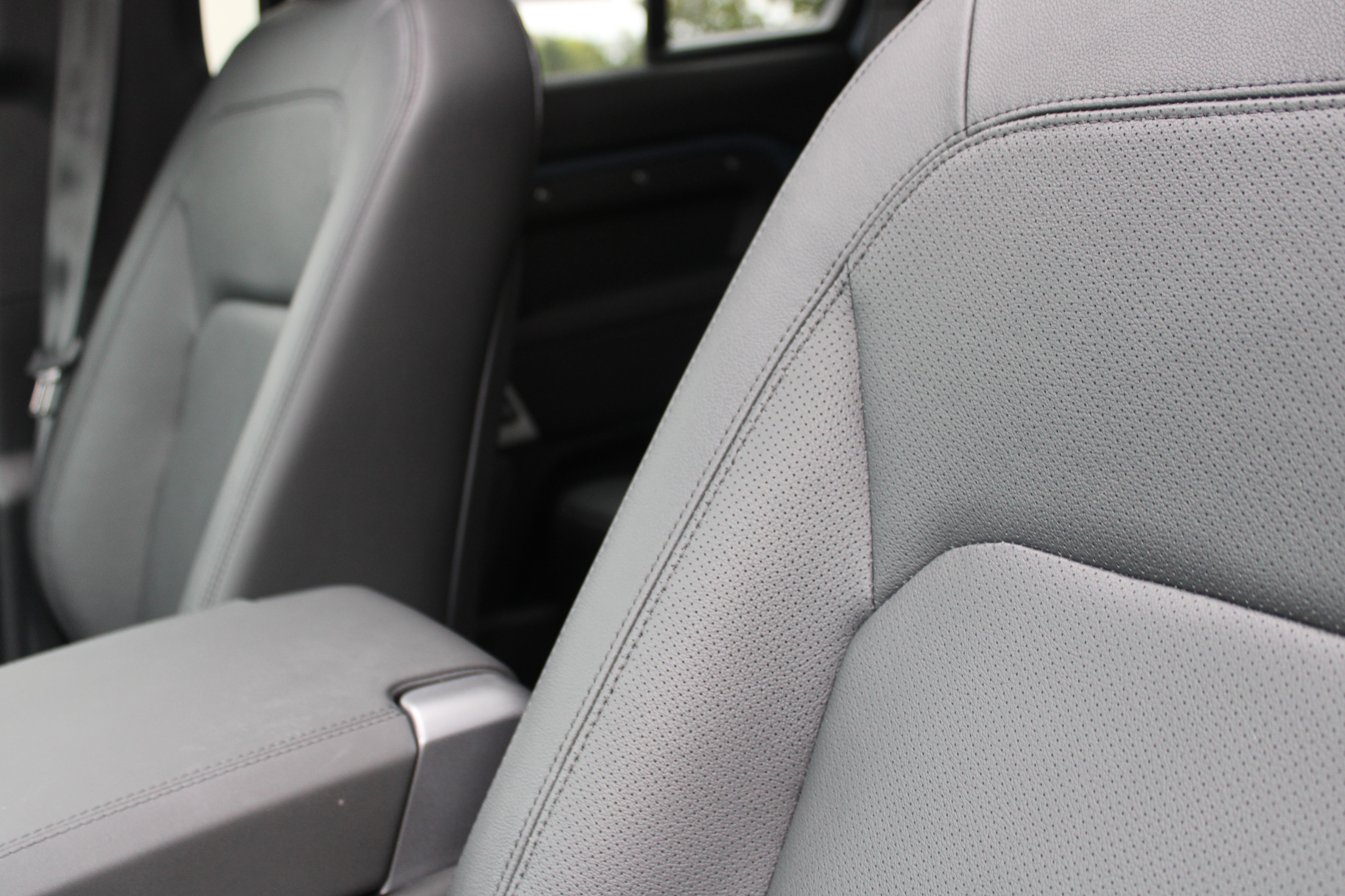 Used 2024 Land Rover Defender 110 S image 11