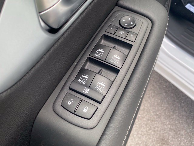 New 2026 Chrysler Pacifica Limited AWD/4WD image 13