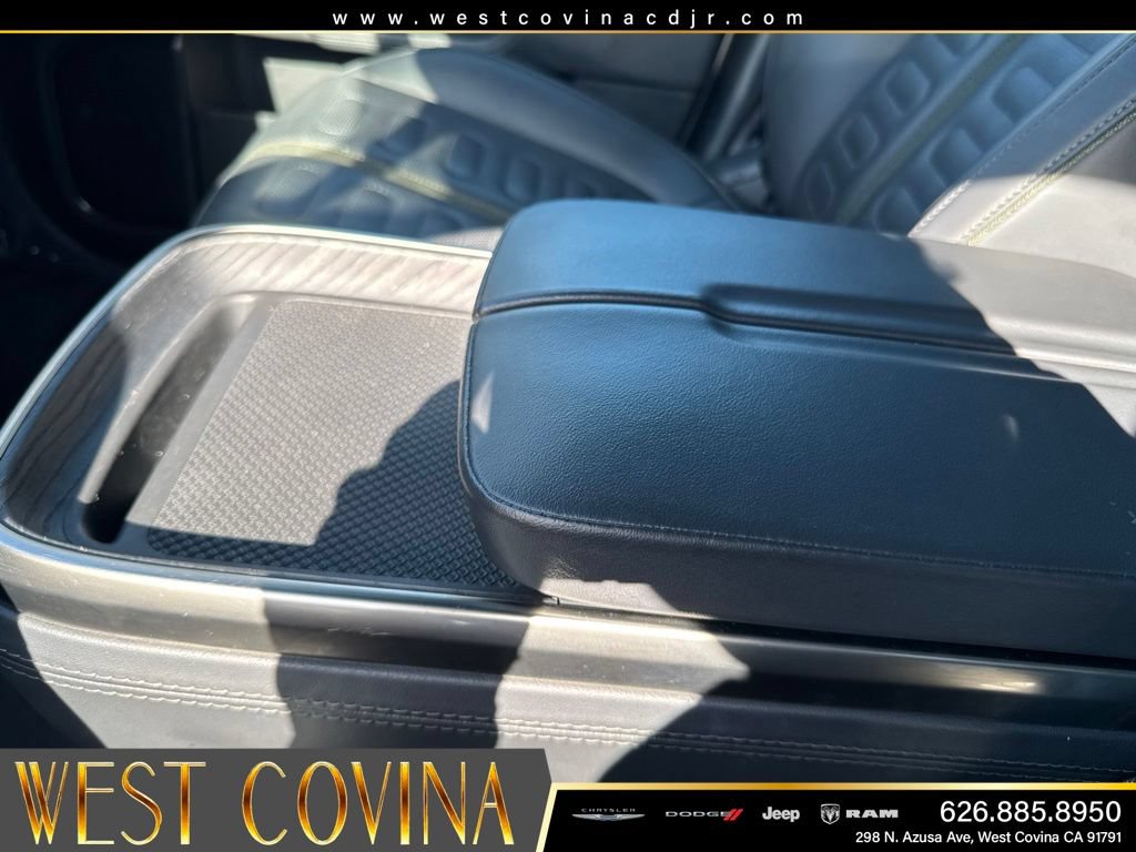 Used 2023 Rivian R1S Adventure AWD/4WD image 28