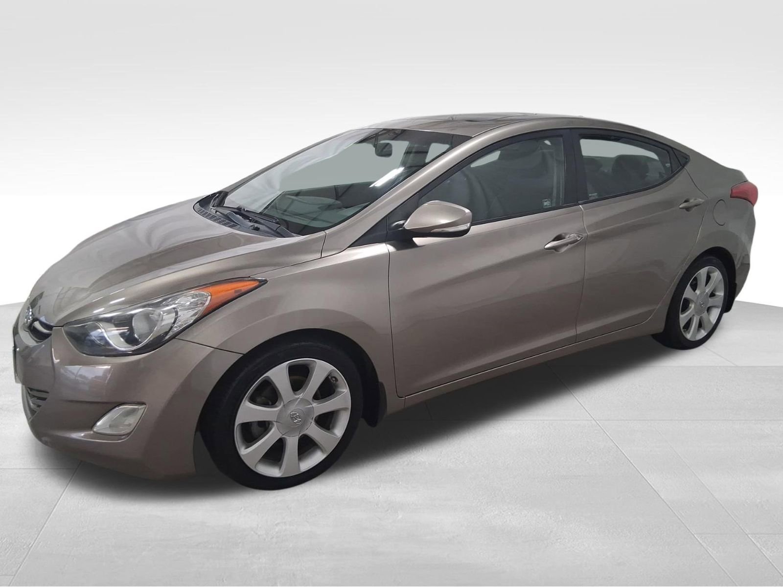 Used 2013 Hyundai Elantra Limited image 1