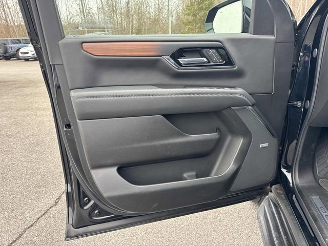 Certified 2025 GMC Yukon Denali image 27