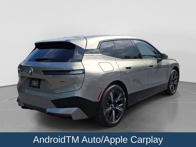 Used 2023 BMW iX xDrive50 w/ Sport Package AWD/4WD image 7