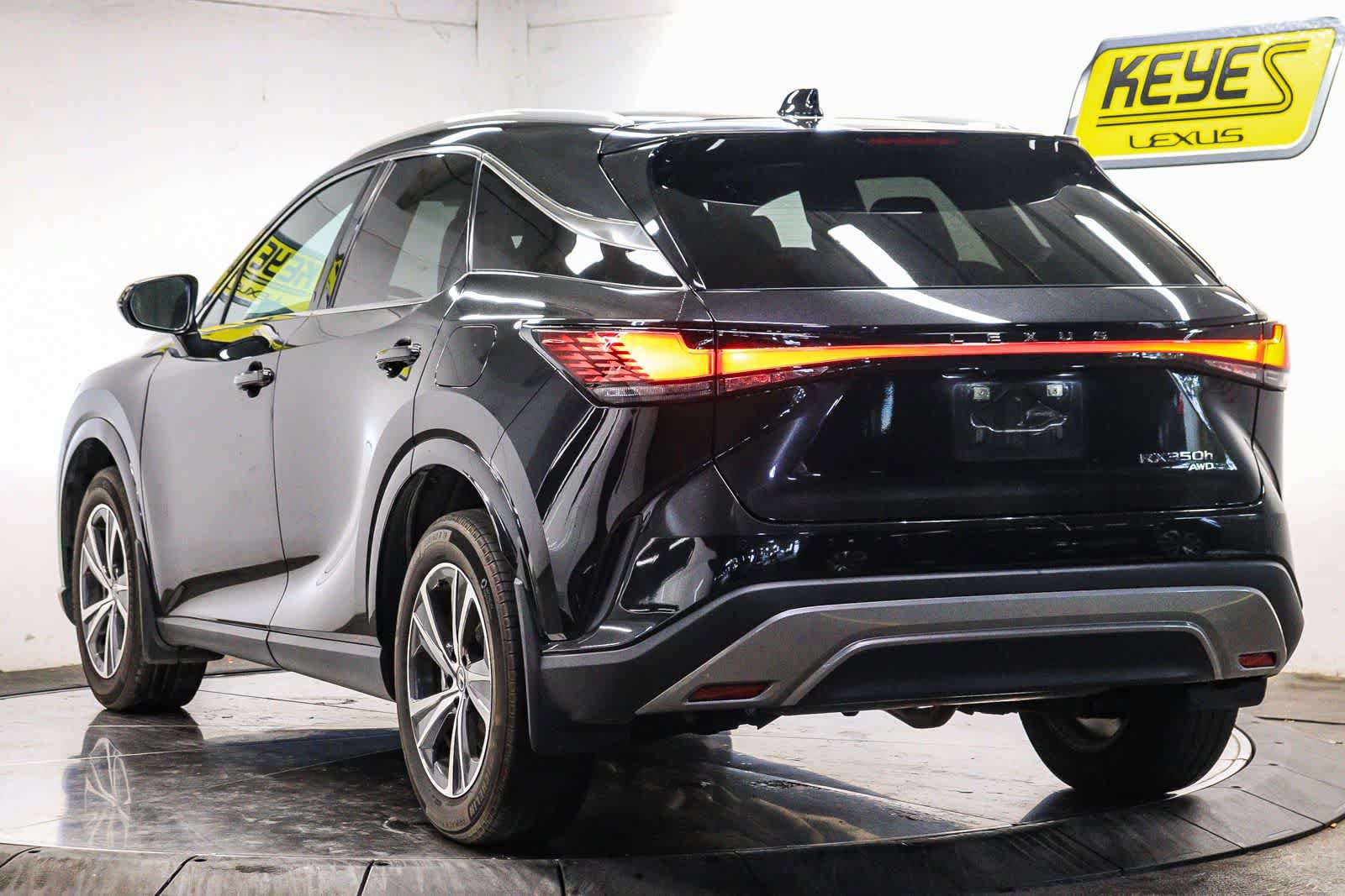 Used 2024 Lexus RX 350h w/ Convenience Package AWD/4WD image 8