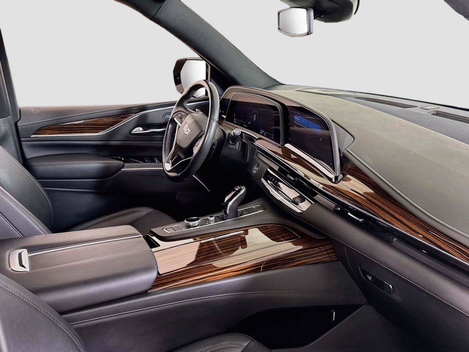 Used 2022 Cadillac Escalade Luxury AWD/4WD image 29