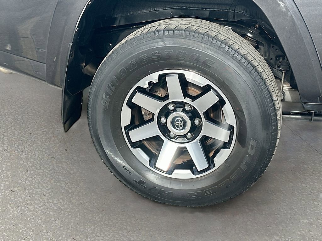 Used 2022 Toyota 4Runner TRD Off-Road AWD/4WD image 28