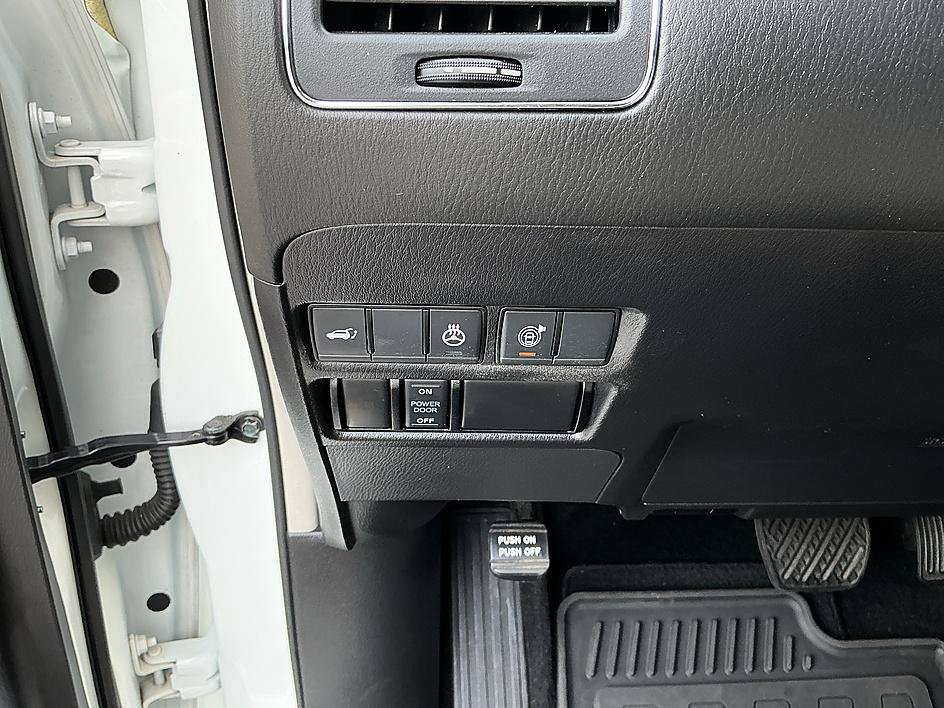 Certified 2023 Nissan Armada Platinum w/ Captain's Chairs Package AWD/4WD image 13