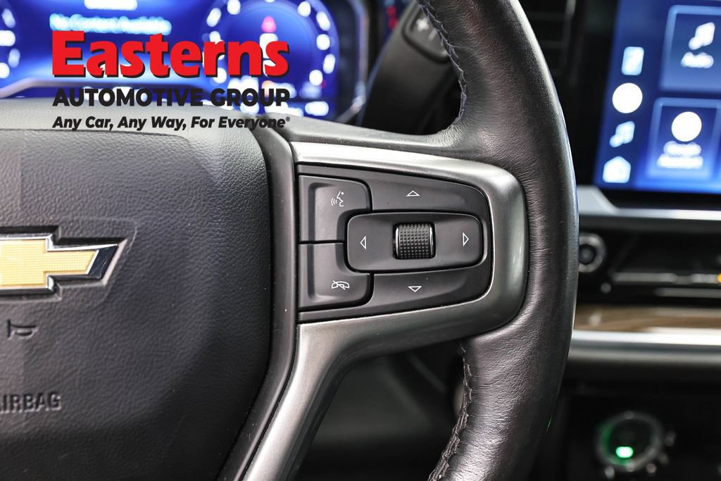Used 2022 Chevrolet Silverado 1500 LT AWD/4WD image 16