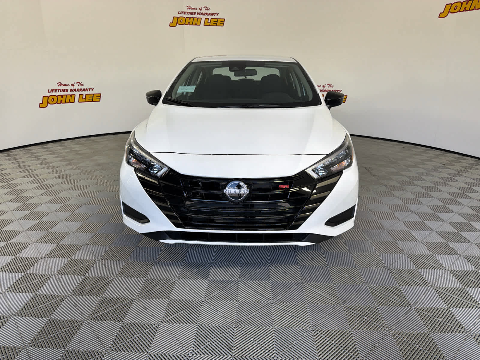 New 2025 Nissan Versa SR w/ Trunk Package image 9