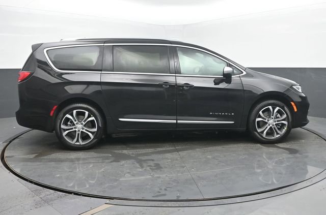 New 2026 Chrysler Pacifica Pinnacle image 6