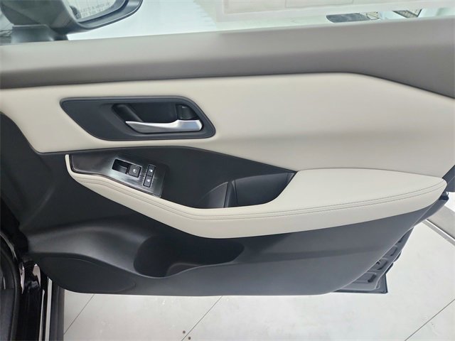 New 2025 Nissan Rogue SV image 33