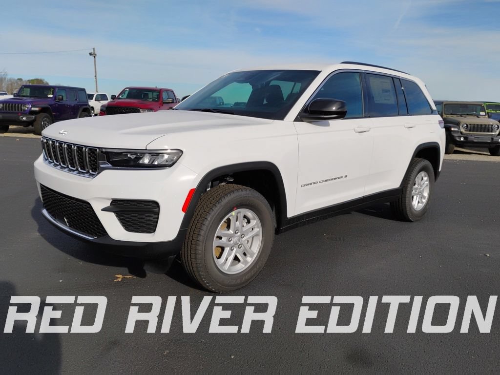 New 2025 Jeep Grand Cherokee Laredo w/ Trailer Tow Package
