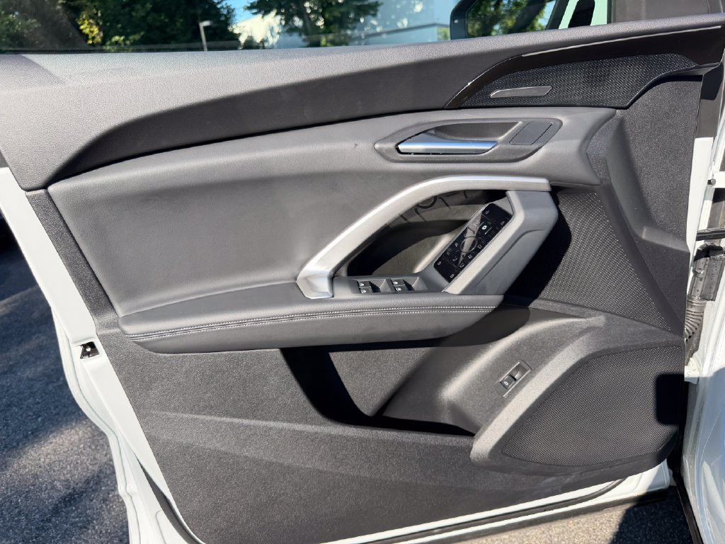 Certified 2025 Audi Q5 Premium Plus w/ Premium Plus AWD/4WD image 15