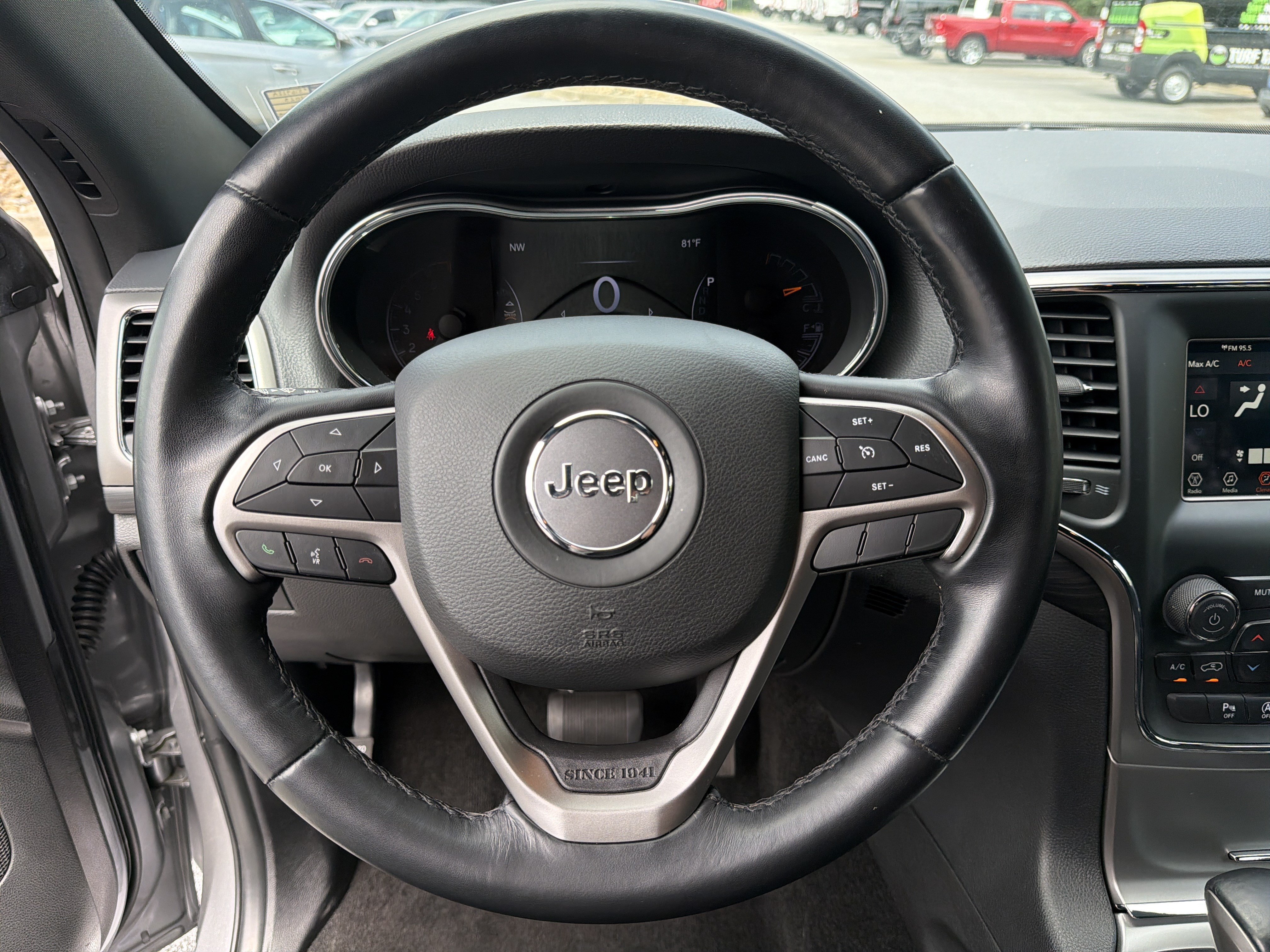 Used 2021 Jeep Grand Cherokee Laredo RWD image 28