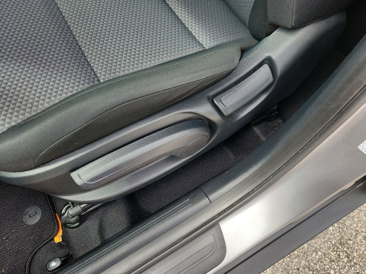 Used 2025 Kia Soul LX w/ LX Technology Package FWD image 16