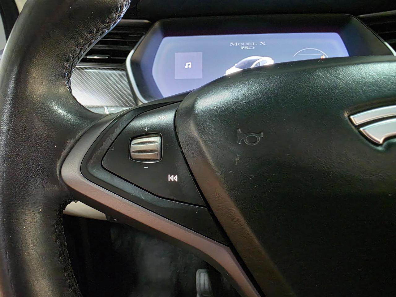 Used 2018 Tesla Model X 75D AWD/4WD image 32