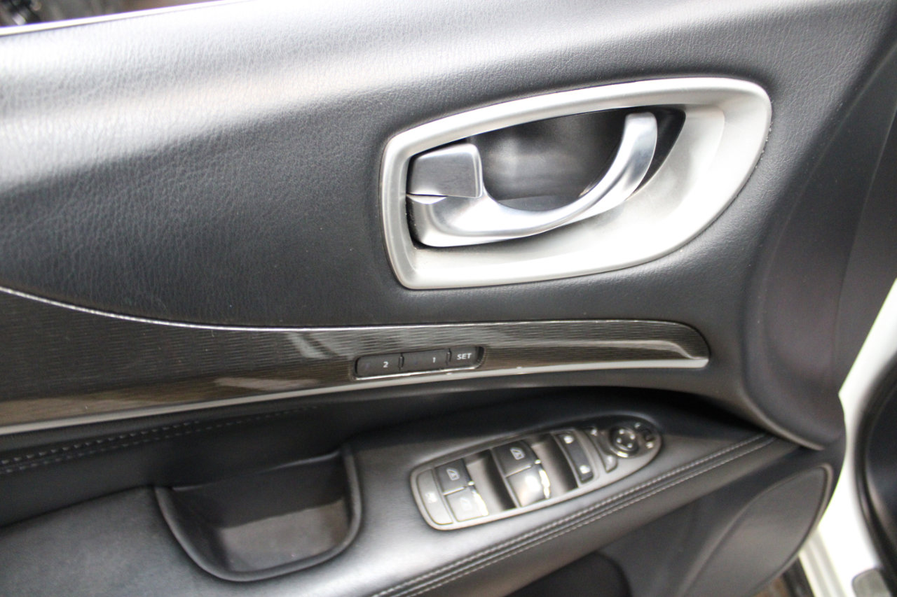 Used 2019 INFINITI QX60 Luxe w/ Essential Package image 17