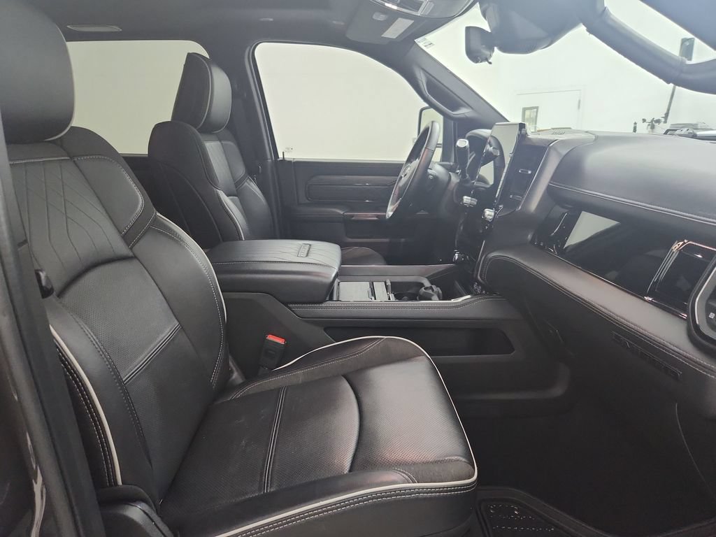 Used 2025 RAM 2500 Limited AWD/4WD image 38