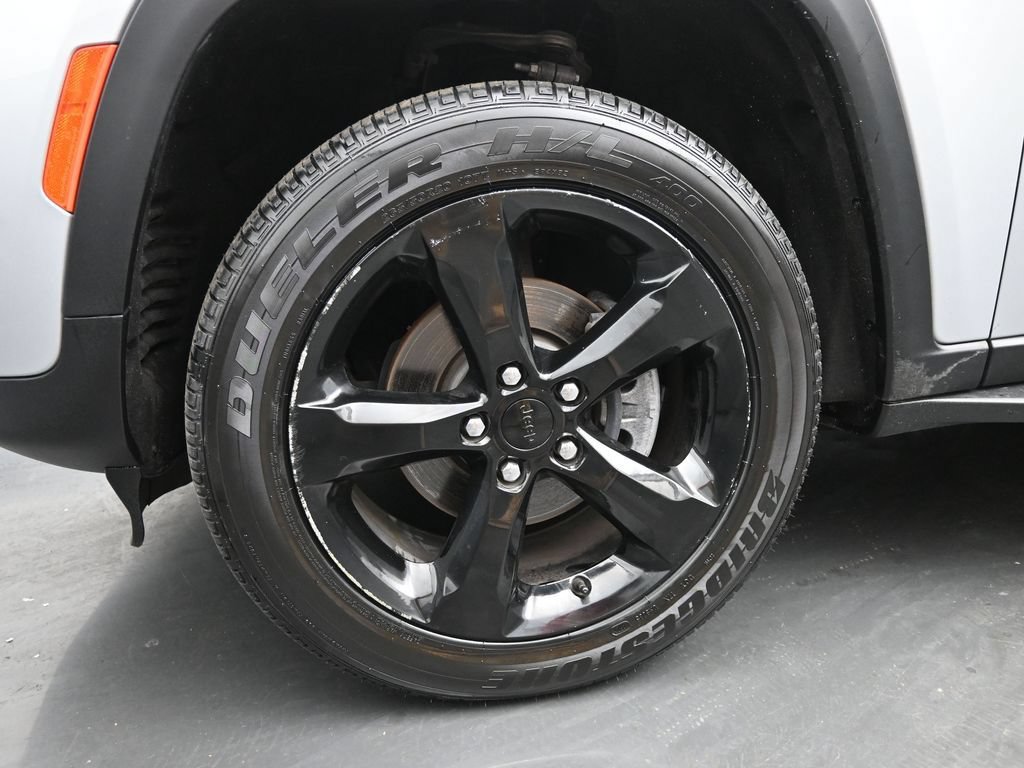 Used 2024 Jeep Grand Cherokee Altitude AWD/4WD image 45