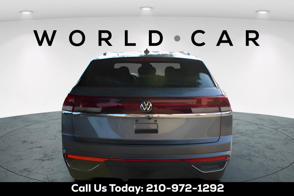Used 2024 Volkswagen Atlas Cross Sport SE image 6