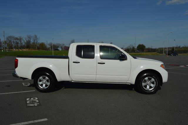 Used 2013 Nissan Frontier SV AWD/4WD image 5