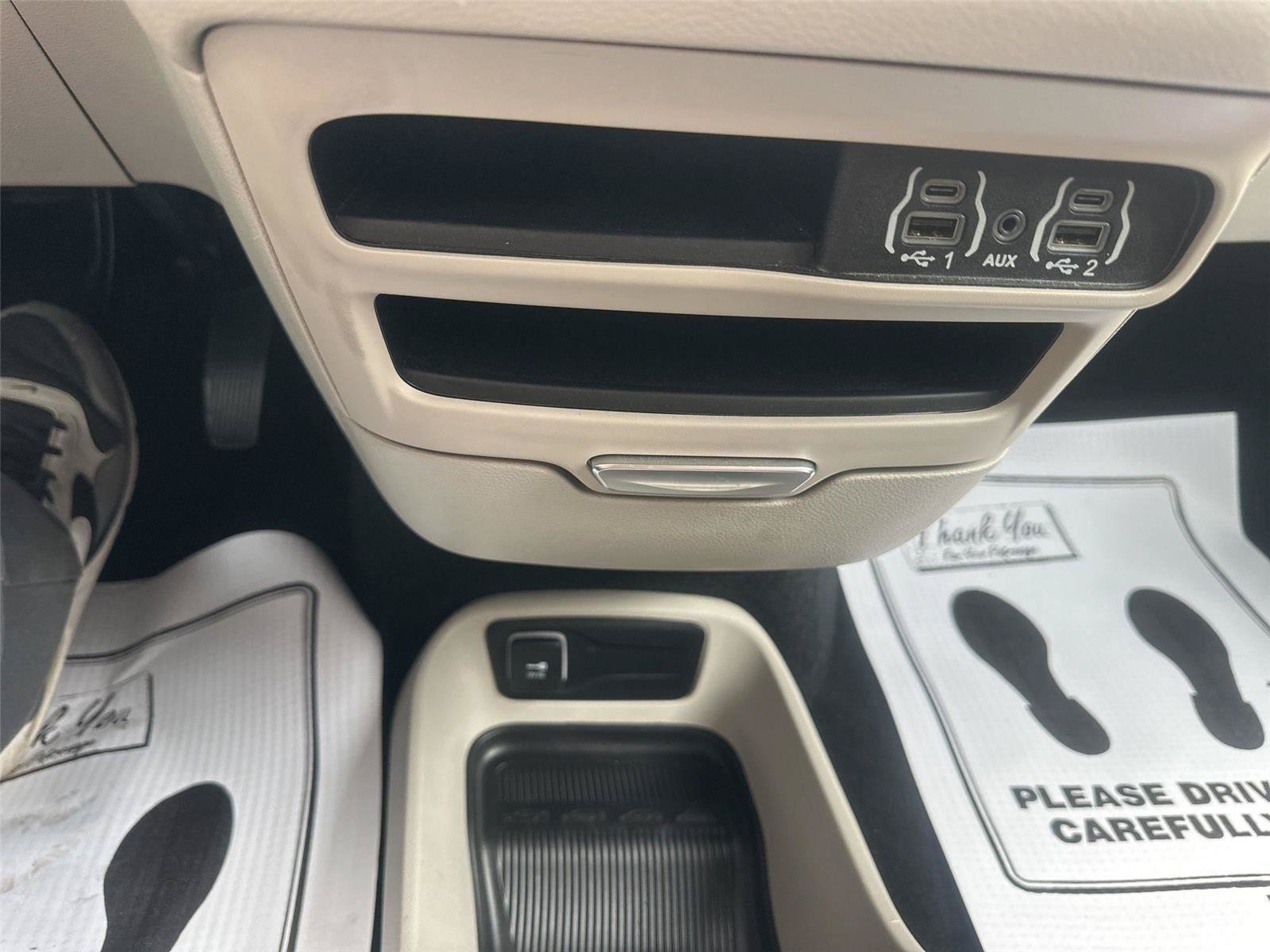 Used 2024 Chrysler Voyager LX FWD image 35
