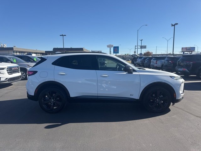 Used 2025 Buick Envision Sport Touring image 2