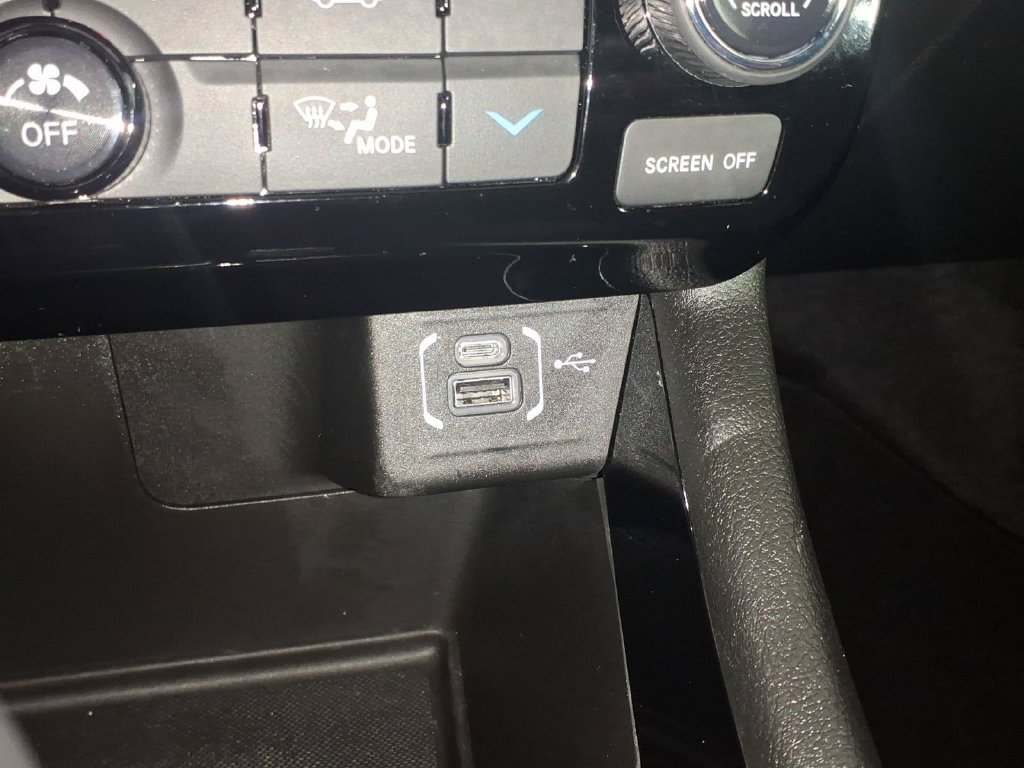 Used 2025 Jeep Compass Limited w/ Elite Group AWD/4WD image 28