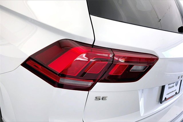 Certified 2023 Volkswagen Tiguan SE w/ Panoramic Sunroof Package image 30