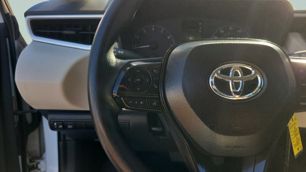 Used 2025 Toyota Corolla LE FWD image 18