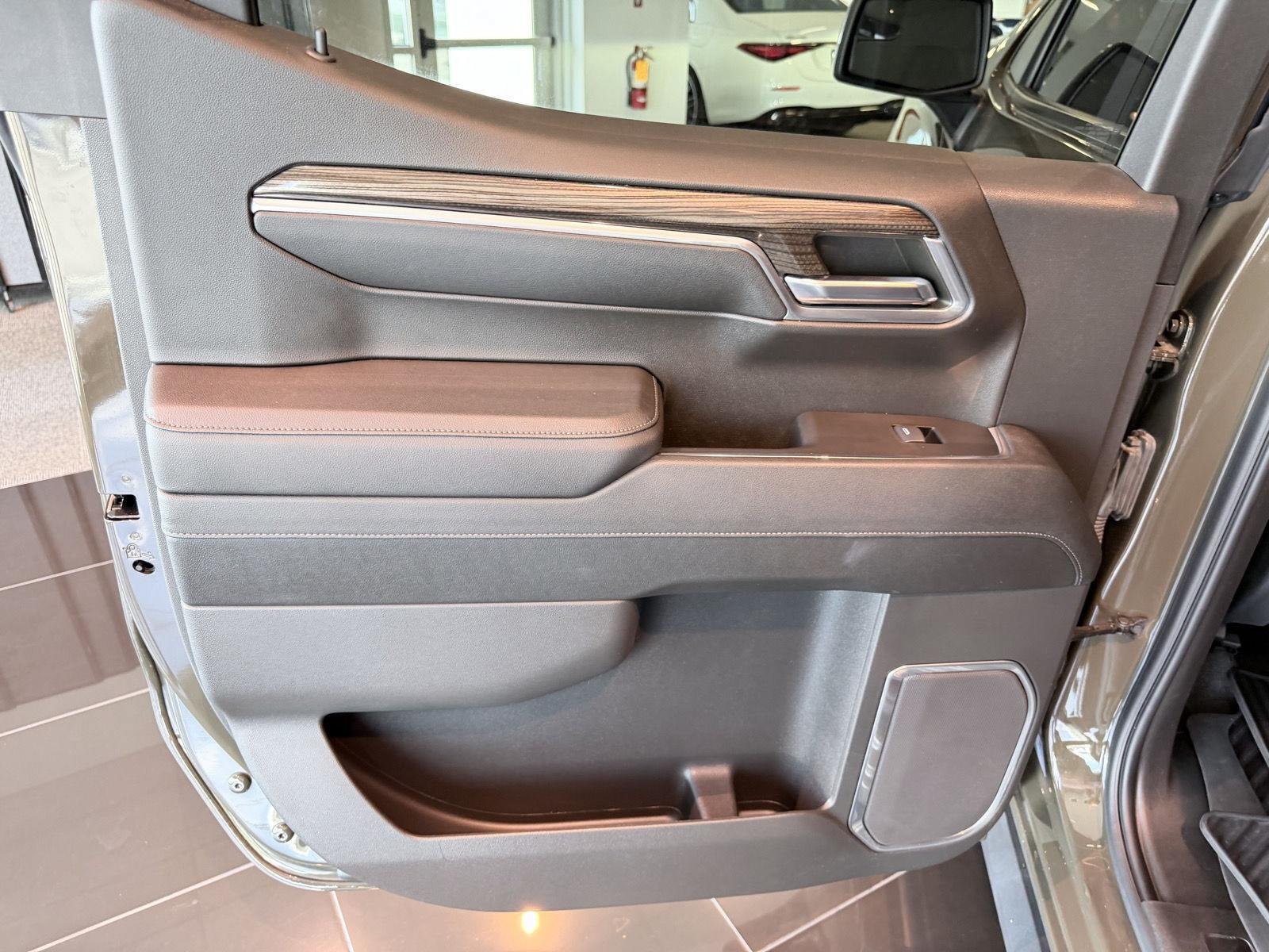 Used 2023 Chevrolet Silverado 1500 LT AWD/4WD image 22