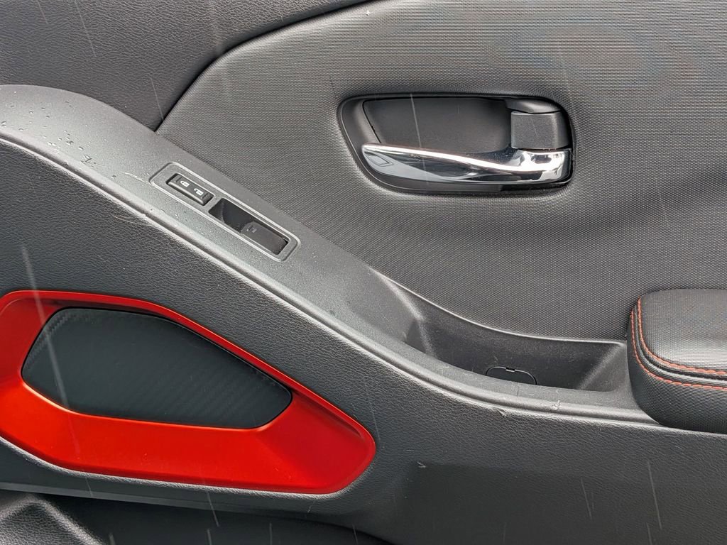 Used 2024 Nissan Frontier PRO-4X image 32