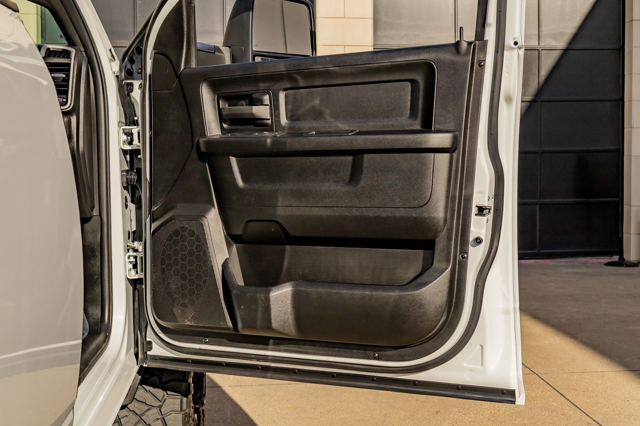Used 2024 RAM 3500 Tradesman w/ Chrome Appearance Group AWD/4WD image 34