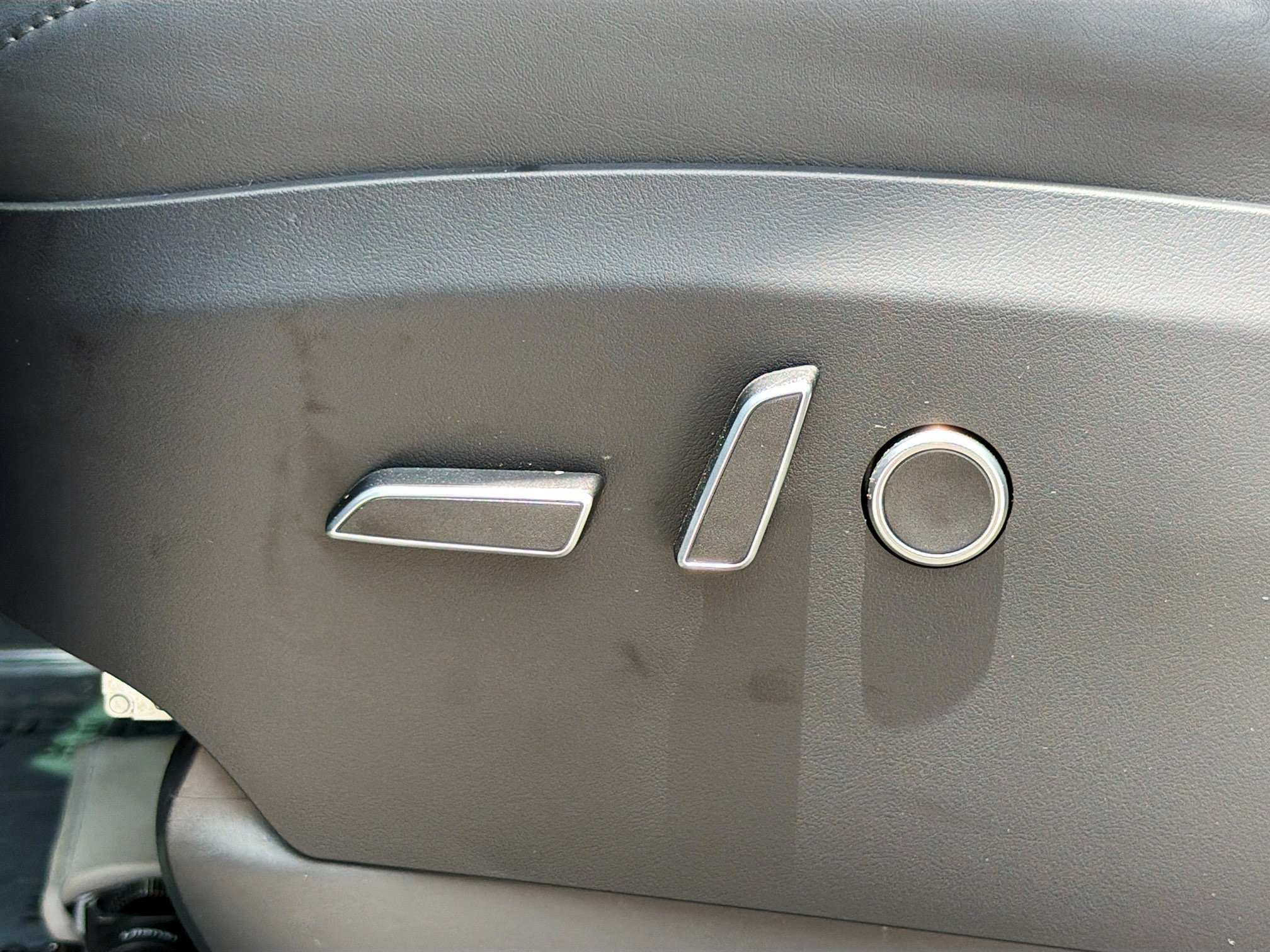 Used 2024 Tesla Model X AWD/4WD image 25