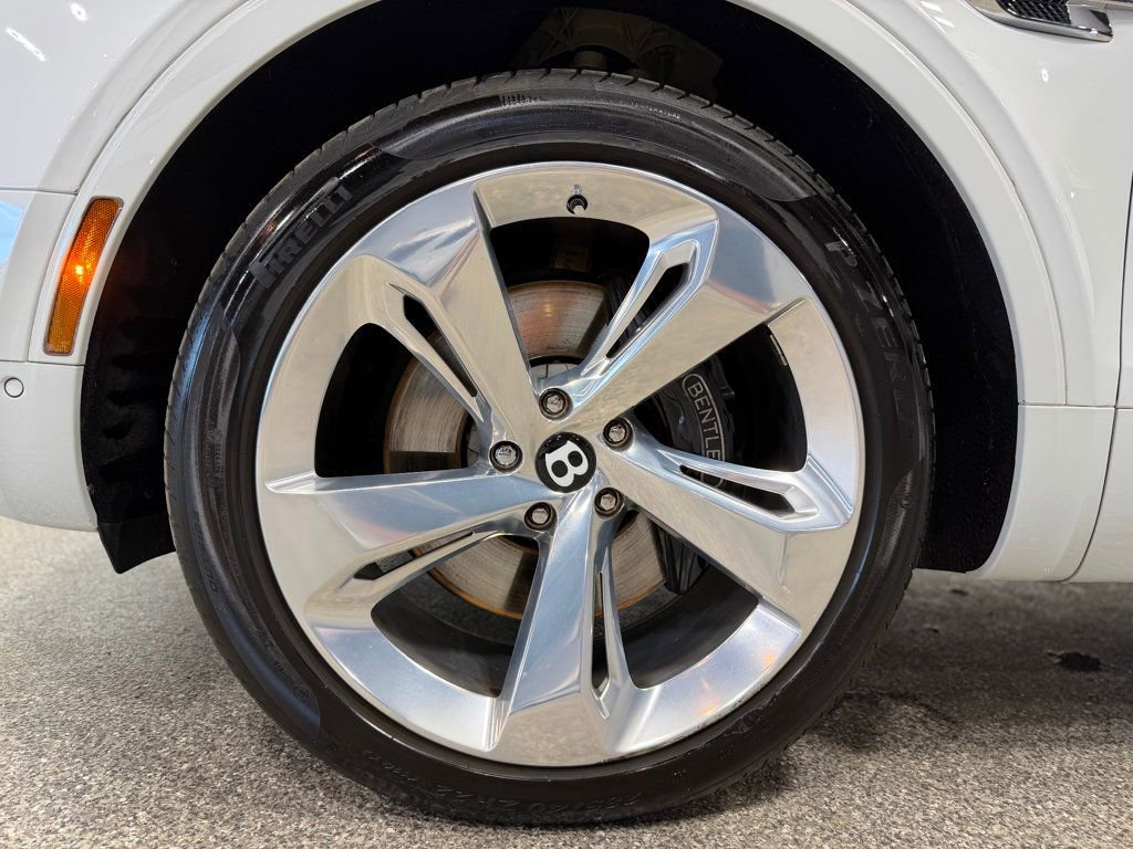 Used 2018 Bentley Bentayga Mulliner AWD/4WD image 15