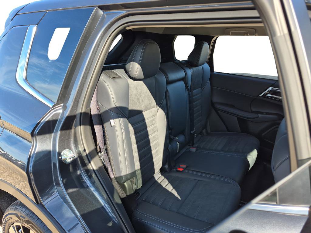 New 2026 Mitsubishi Outlander SE image 31