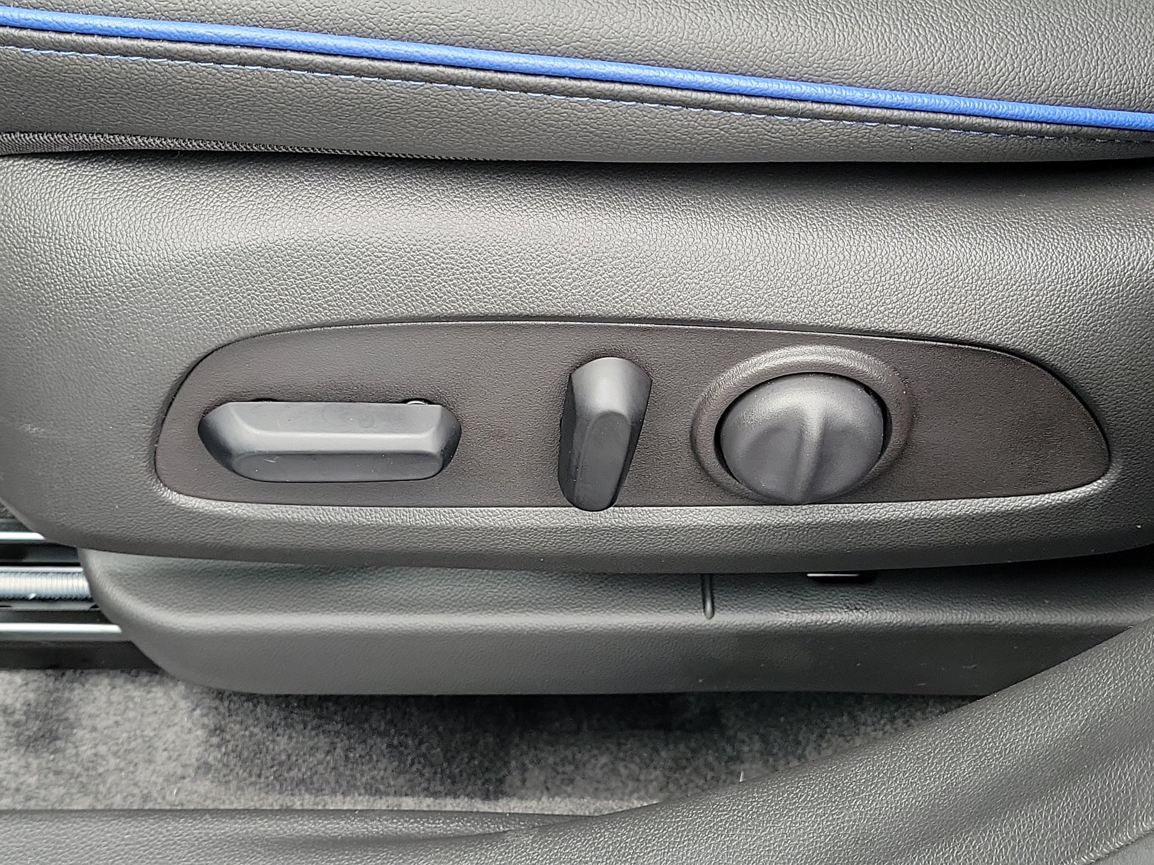 Used 2025 Buick Envista Sport Touring w/ Convenience I Package FWD image 22