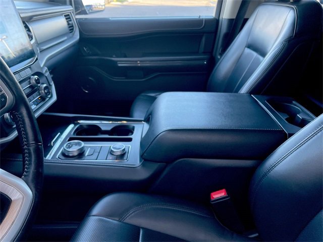 Used 2023 Ford Expedition Max XLT image 21
