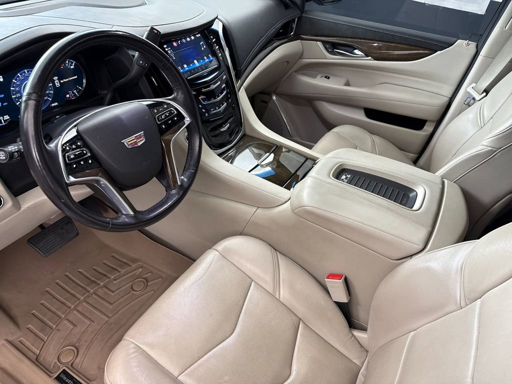 Used 2019 Cadillac Escalade Premium Luxury AWD/4WD image 9