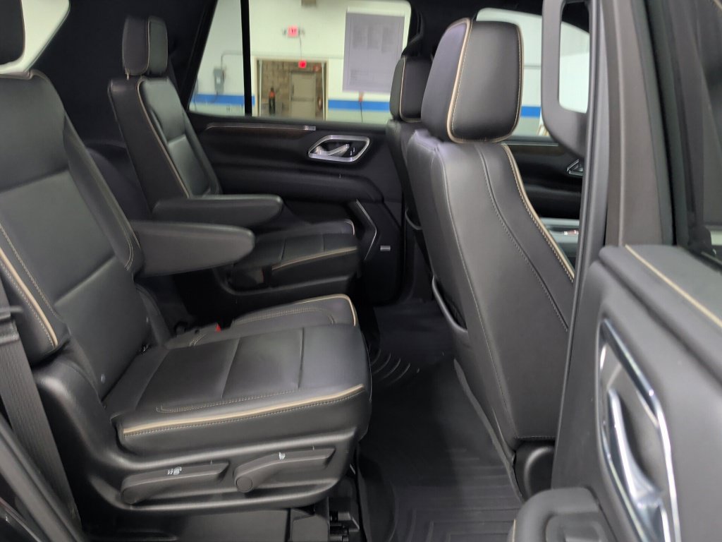 Used 2023 Chevrolet Tahoe Premier AWD/4WD image 31