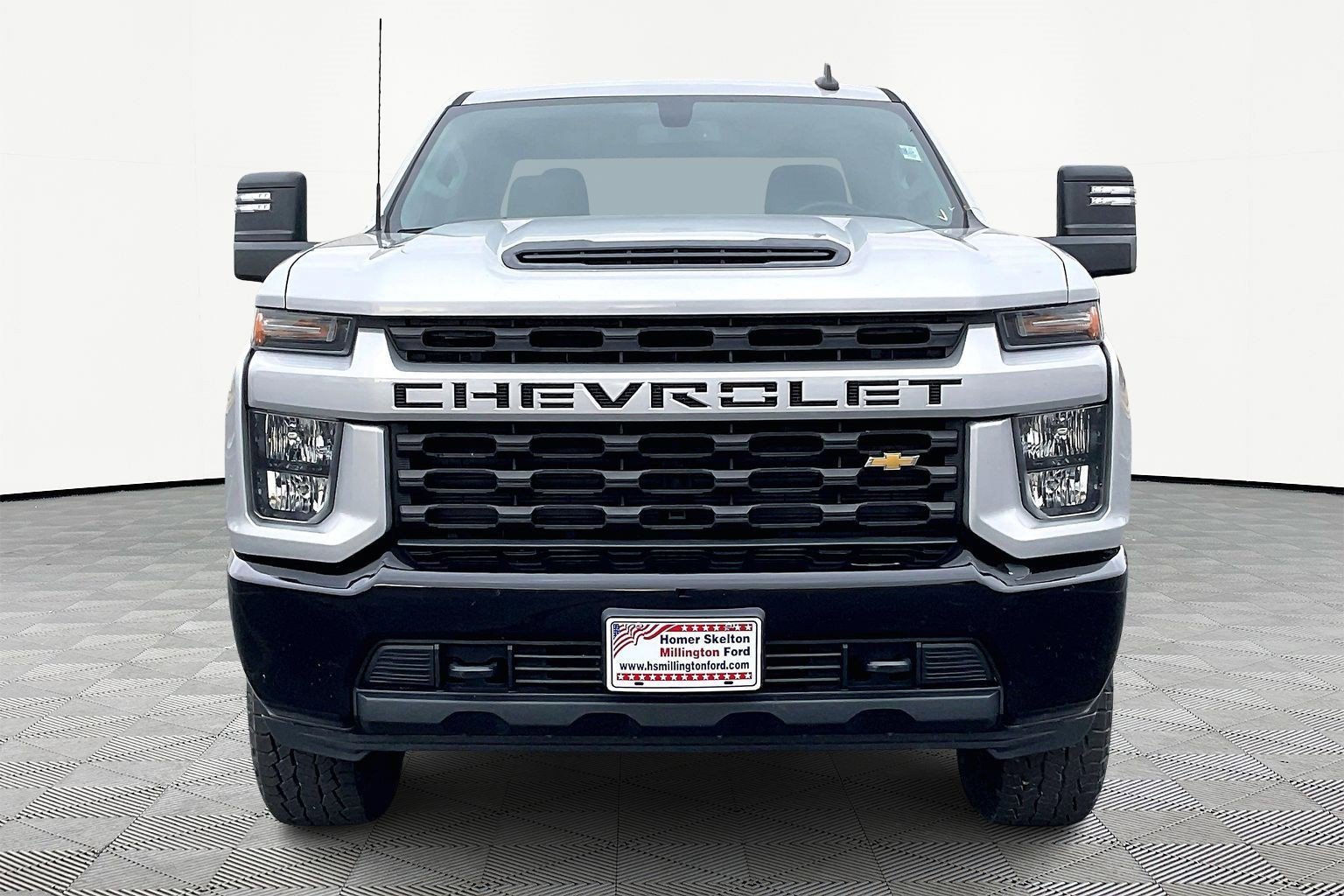 Used 2020 Chevrolet Silverado 2500 Custom w/ Custom Value Package image 3