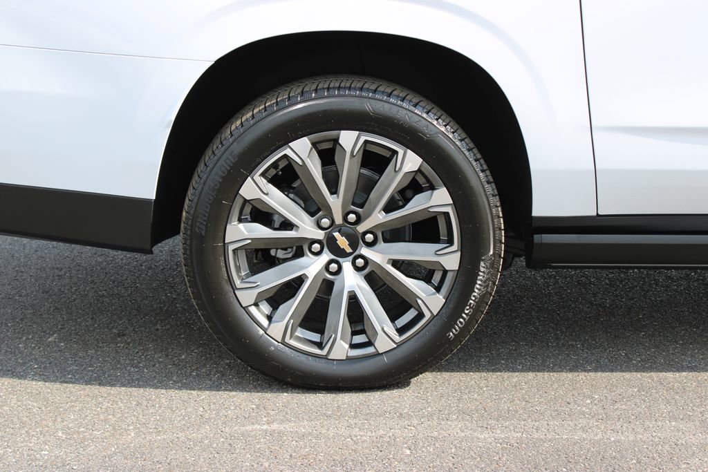 New 2026 Chevrolet Suburban High Country image 13