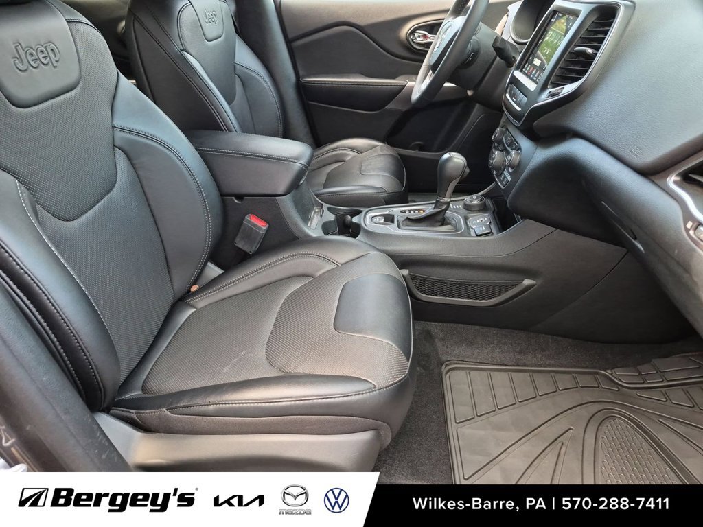 Used 2022 Jeep Cherokee Latitude Lux w/ Sun & Sound Group AWD/4WD image 35
