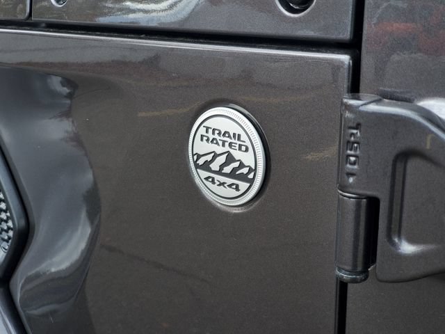 Used 2023 Jeep Wrangler Unlimited Sahara AWD/4WD image 29
