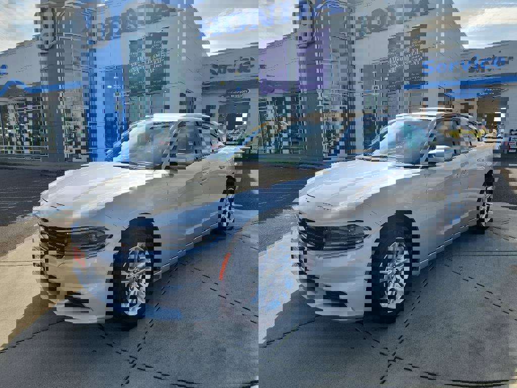 Used 2022 Dodge Charger SXT image 1